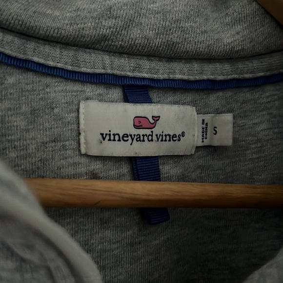 Vineyard Vines- 1/4 Zip Gray Pullover with Cute Whale Embroidery - Picture 4 of 5